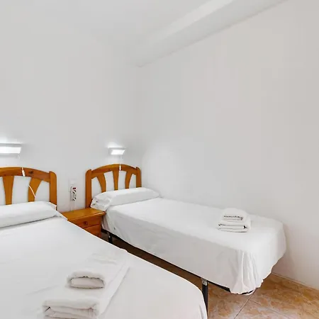 Amplio Vacacional De Tres Apartamento *