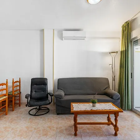 Amplio Vacacional De Tres Apartamento *